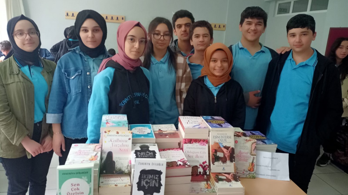 Eğitimci Yazar Zekeriya Efiloğlu'ndan Kütüphanemize Destek